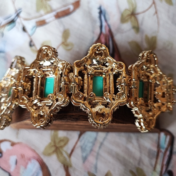 Banana Republic BR Gold Tone Huge Statement Bracelet Faux Turquoise and Cream - Picture 6 of 10